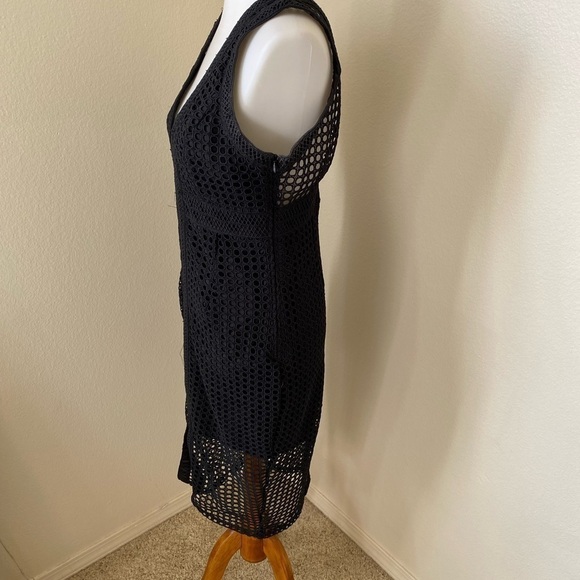 Bardot Women’s V Neck Eyelet Sheath Dress Black Size M Workwear Business Dress - Picture 3 of 12